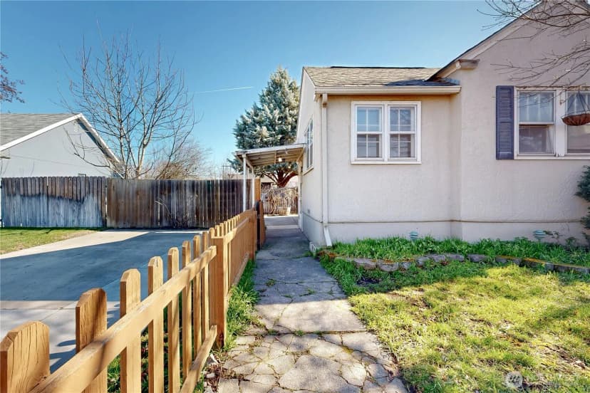 Property photo for 405 Se 8th Street, College Place photo 34
