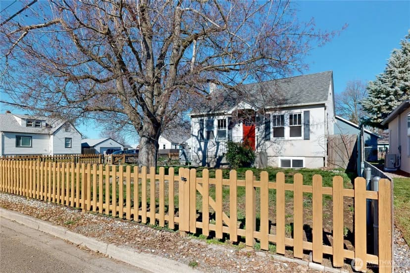 Property photo for 405 Se 8th Street, College Place photo 39