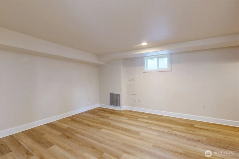 Property photo for 405 Se 8th Street, College Place photo 24