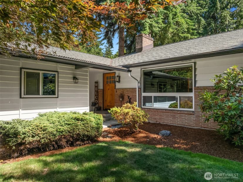 Property photo for 7245 Ne 170th Street, Kenmore photo 2