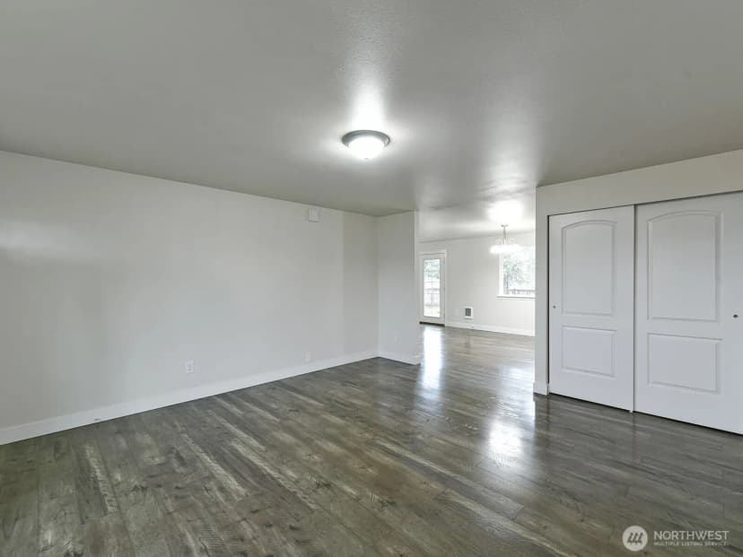 Property photo for 108 Washington Court Se, Yelm photo 9