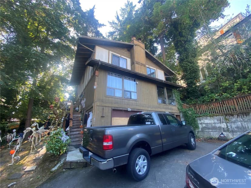 Property photo for 161 108 Avenue Se #169, Bellevue photo 7