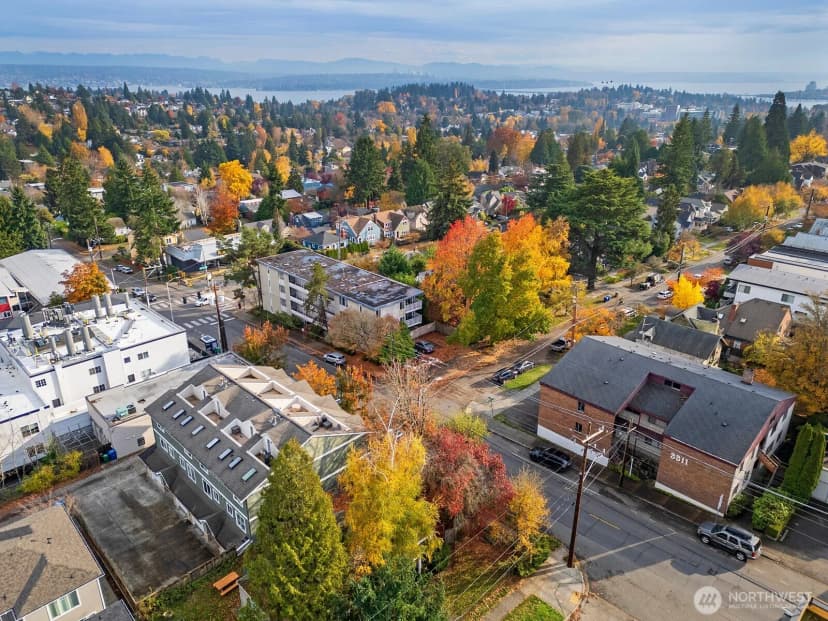 Property photo for 3408 Ne 65th Street #b, Seattle photo 34