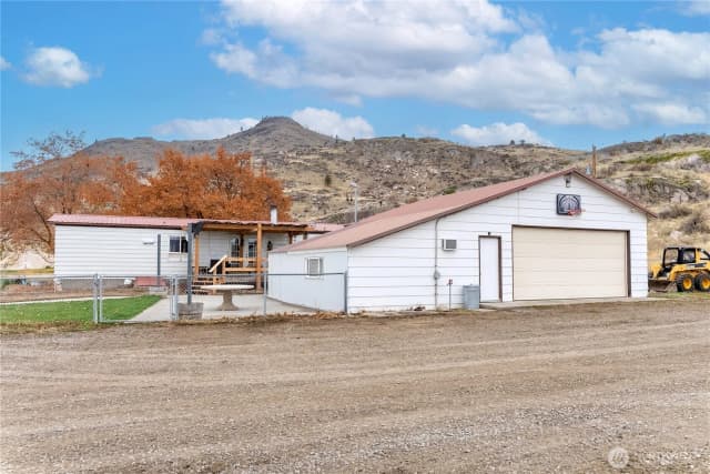 Property photo for 44 Nickles Road, Okanogan photo 3
