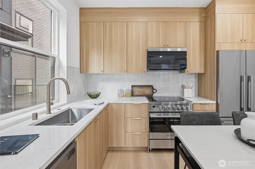 Property photo for 2018 Fairview Avenue E #b, Seattle photo 12