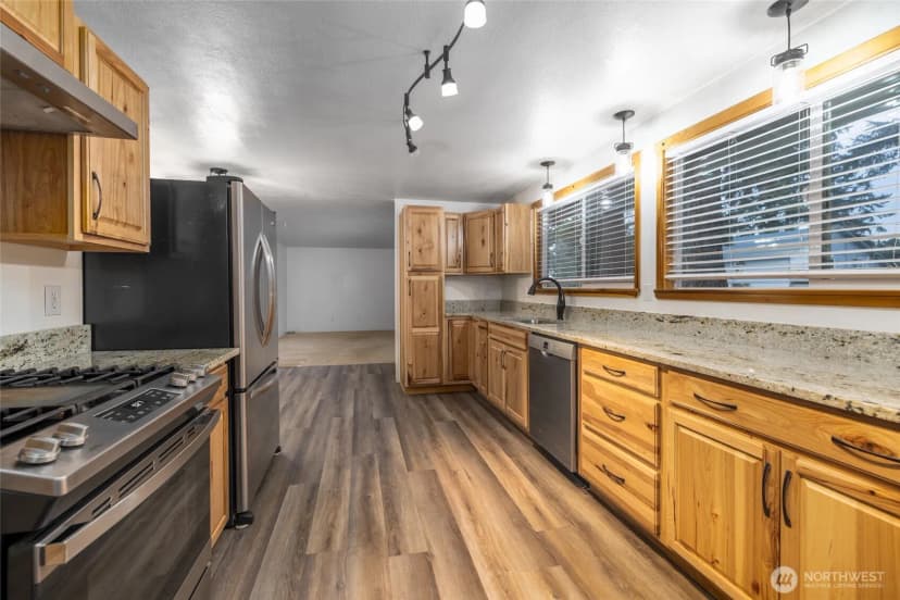 Property photo for 1612 14th Street, Anacortes photo 15