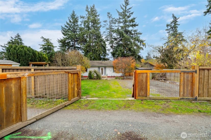 Property photo for 1612 14th Street, Anacortes photo 29