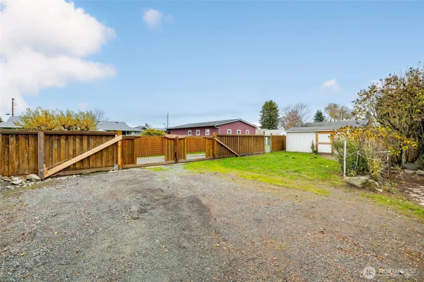 Property photo for 1612 14th Street, Anacortes photo 27