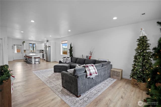 Property photo for 627 Ne 3rd Avenue, Soap Lake photo 4