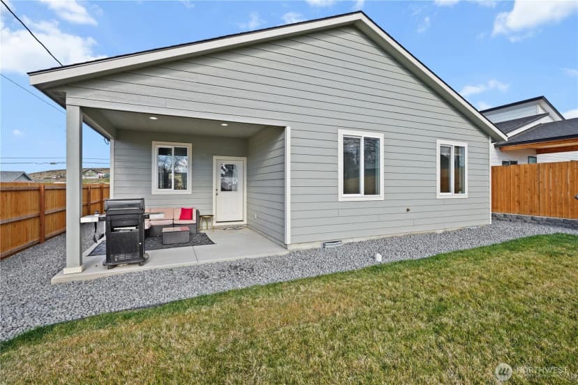 Property photo for 627 Ne 3rd Avenue, Soap Lake photo 24
