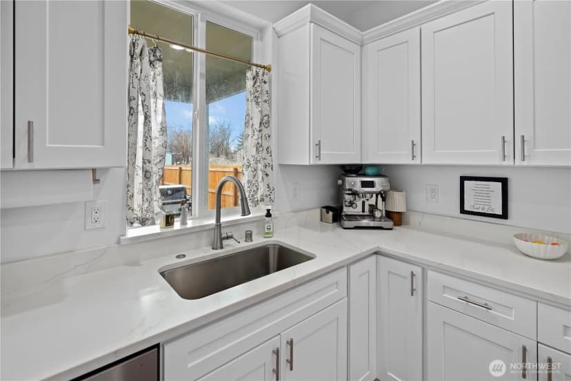 Property photo for 627 Ne 3rd Avenue, Soap Lake photo 10