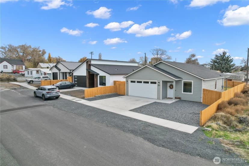 Property photo for 627 Ne 3rd Avenue, Soap Lake photo 28