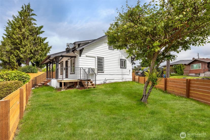 Property photo for 8416 Duncan Avenue S, Seattle photo 17