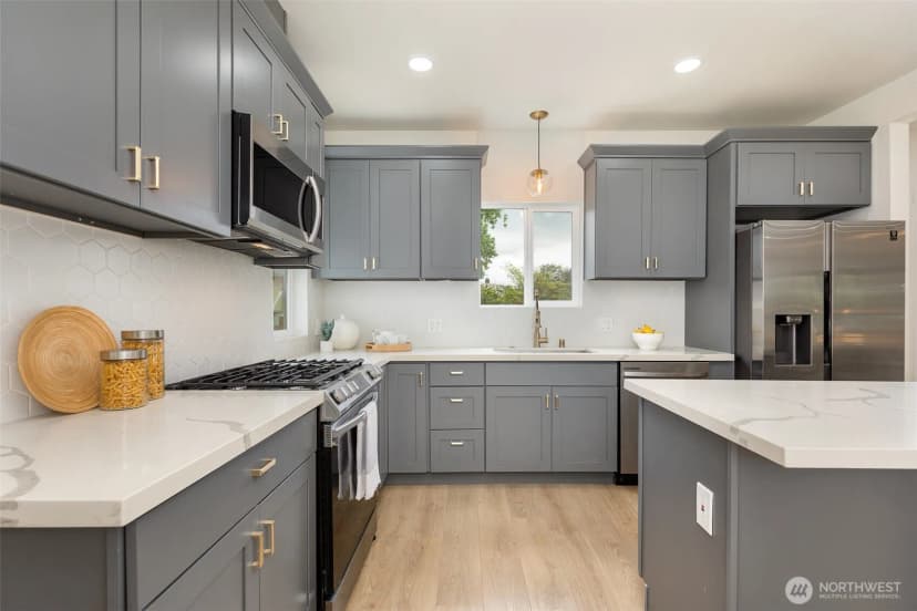 Property photo for 8416 Duncan Avenue S, Seattle photo 4