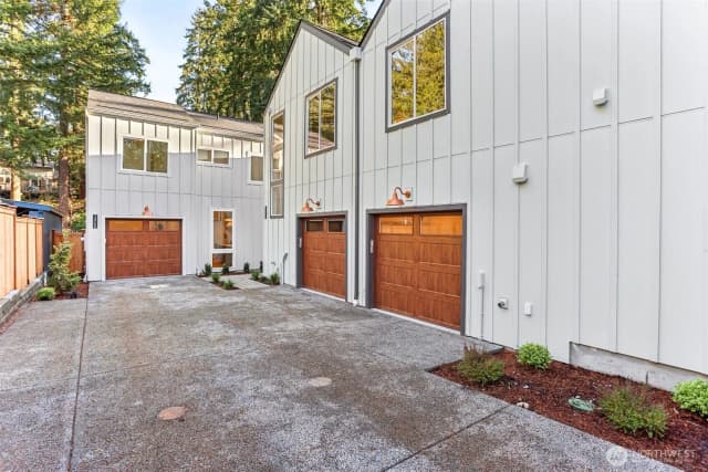 Property photo for 13750 Stone Avenue N, Seattle photo 3