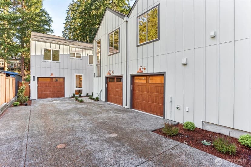 Property photo for 13750 Stone Avenue N, Seattle photo 3