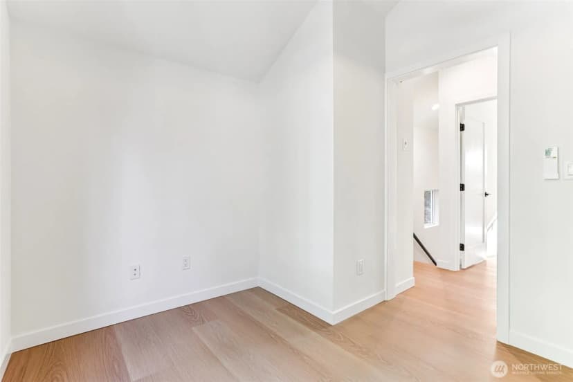 Property photo for 13750 Stone Avenue N, Seattle photo 19