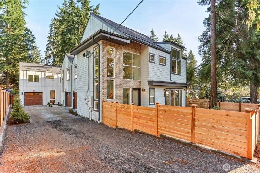 Property photo for 13750 Stone Avenue N, Seattle photo 2