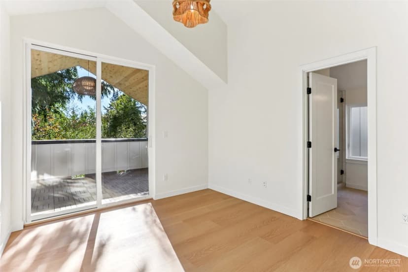 Property photo for 13750 Stone Avenue N, Seattle photo 14