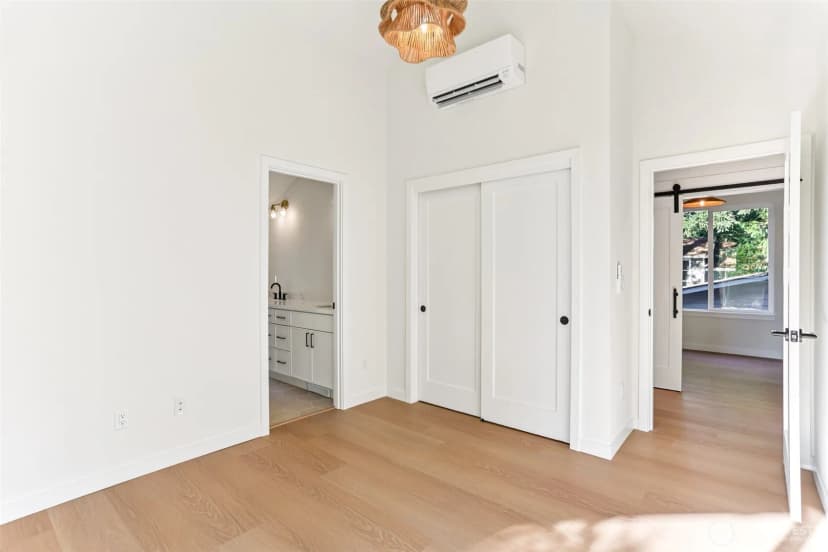 Property photo for 13750 Stone Avenue N, Seattle photo 16