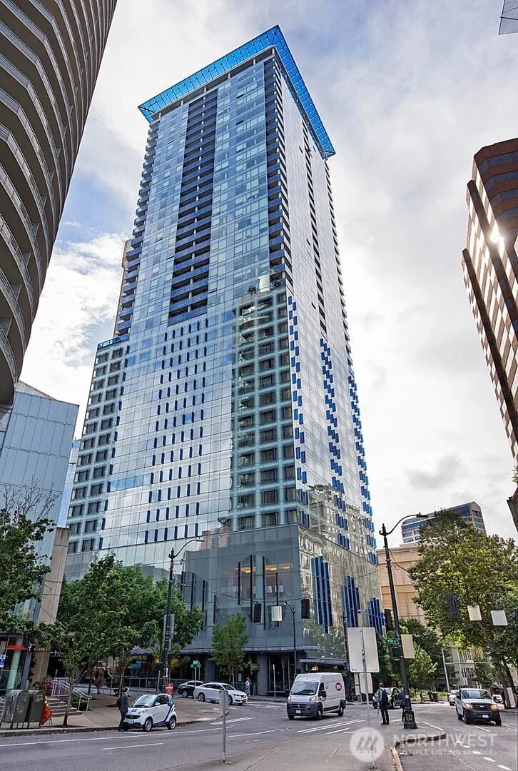 Property photo for 737 Olive Way #2706, Seattle photo 2