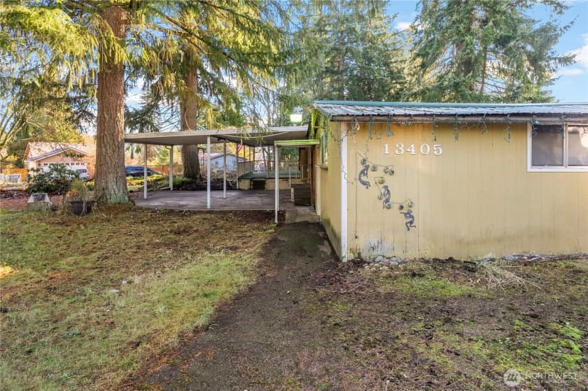 Property photo for 13405 Cedar Court E, Bonney Lake photo 8
