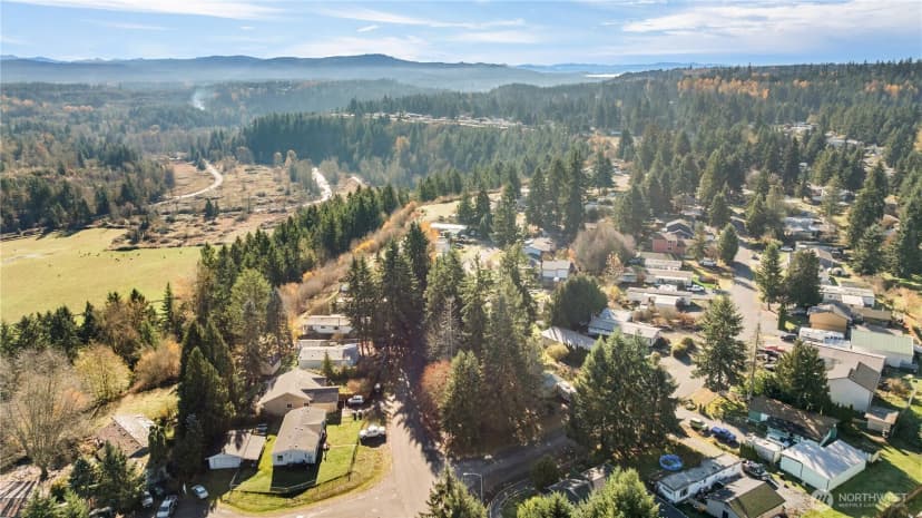 Property photo for 13405 Cedar Court E, Bonney Lake photo 10
