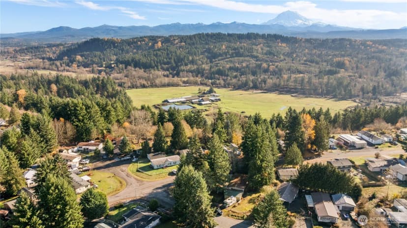 Property photo for 13405 Cedar Court E, Bonney Lake photo 9