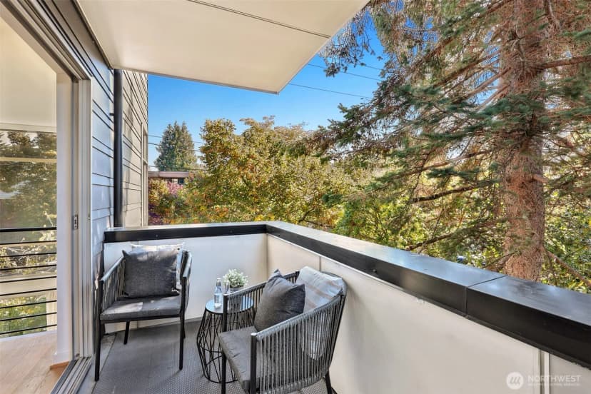 Property photo for 4027 California Avenue Sw #d, Seattle photo 19