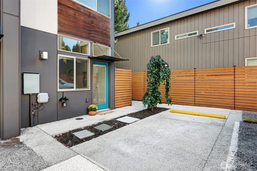 Property photo for 4027 California Avenue Sw #d, Seattle photo 26