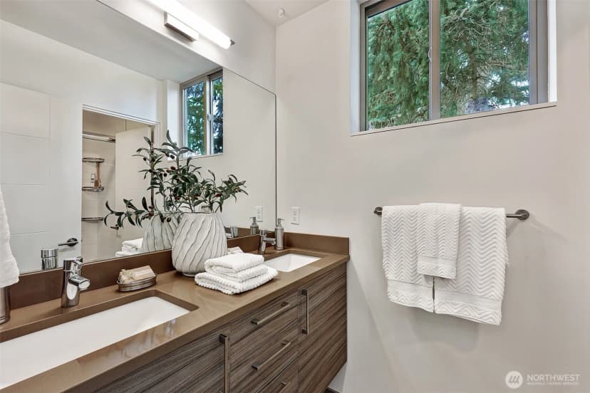 Property photo for 4027 California Avenue Sw #d, Seattle photo 17