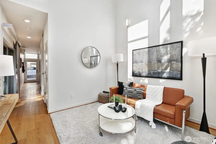 Property photo for 4027 California Avenue Sw #d, Seattle photo 2