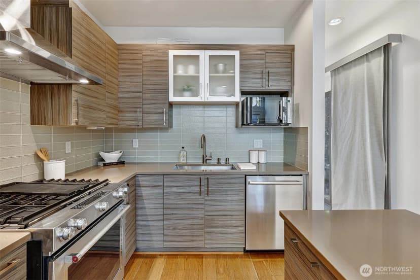 Property photo for 4027 California Avenue Sw #d, Seattle photo 12