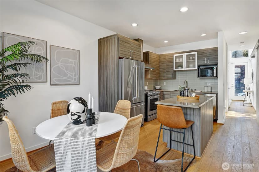 Property photo for 4027 California Avenue Sw #d, Seattle photo 10