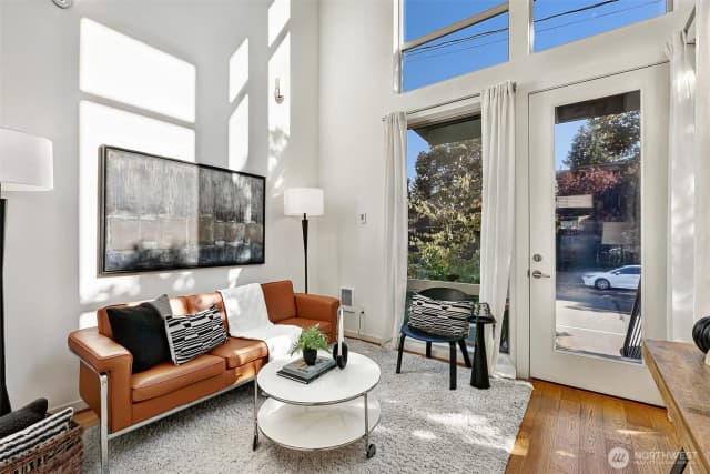 Property photo for 4027 California Avenue Sw #d, Seattle photo 5