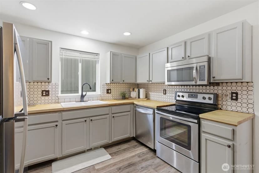 Property photo for 6860 Aquene Loop Ne, Bremerton photo 11
