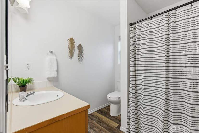 Property photo for 6860 Aquene Loop Ne, Bremerton photo 19
