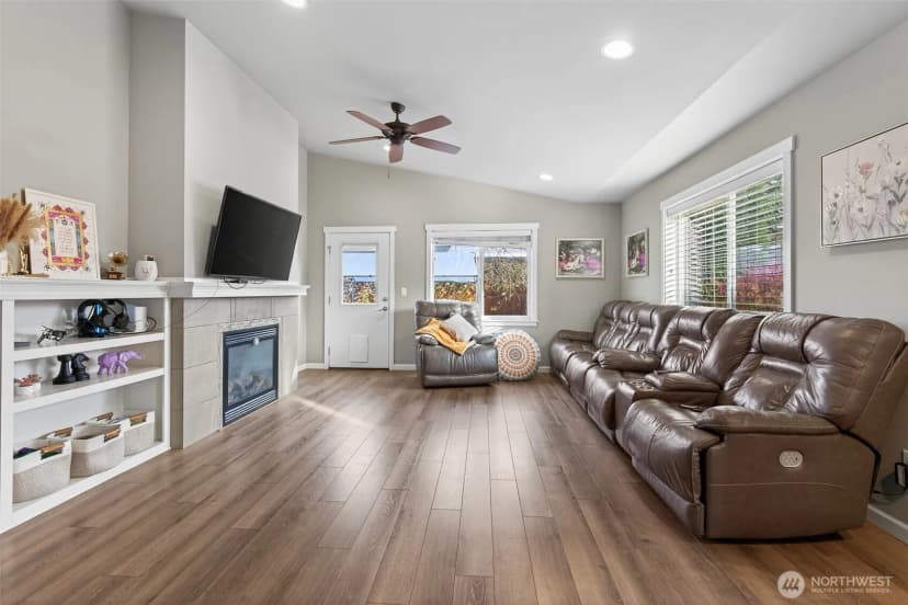 Property photo for 1858 Challenger Street, Ferndale photo 7