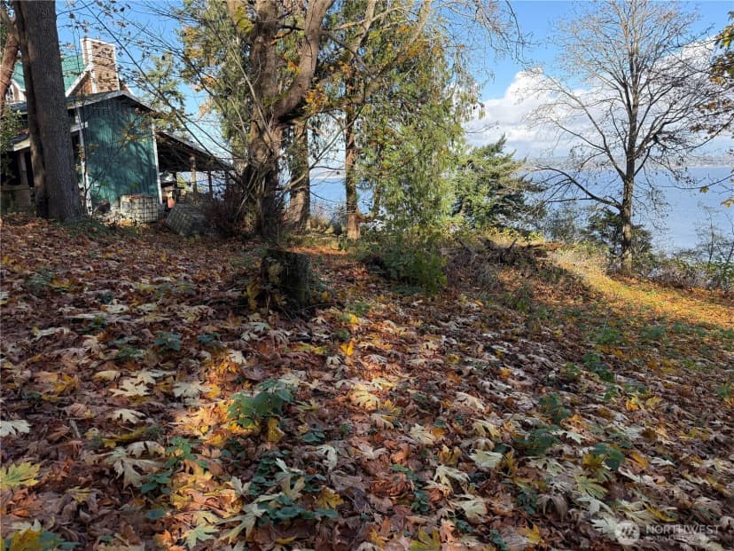 Property photo for 43 Beach Way, Hat Island photo 9