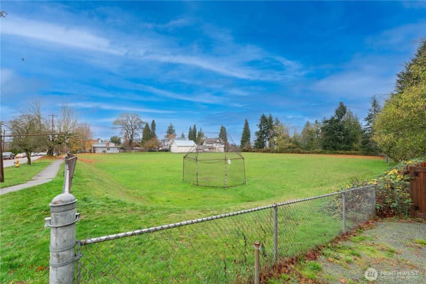 Property photo for 3613 Norton Avenue, Everett photo 28
