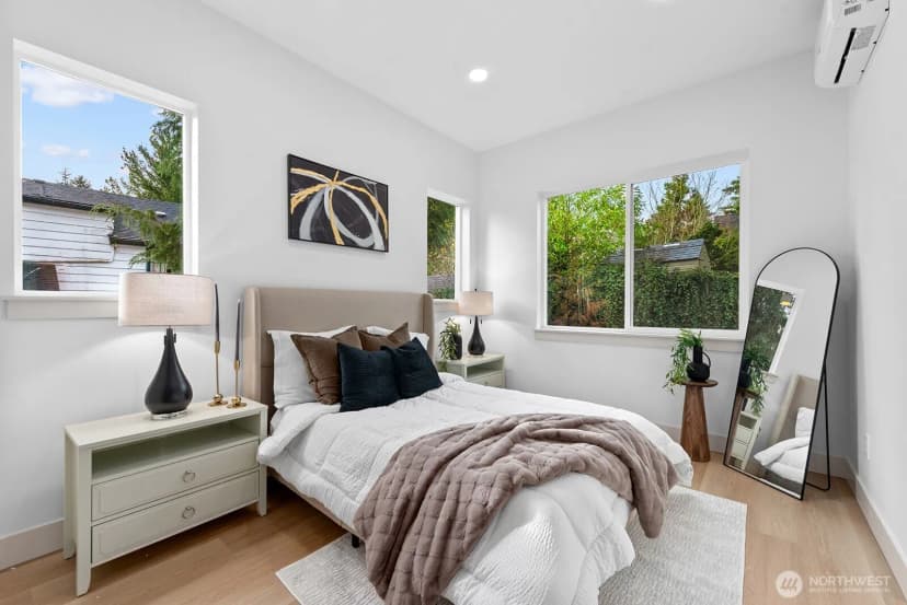 Property photo for 10811 24th Avenue Ne, Seattle photo 18