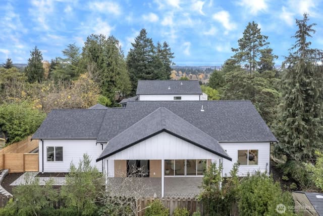 Property photo for 10811 24th Avenue Ne, Seattle photo 3
