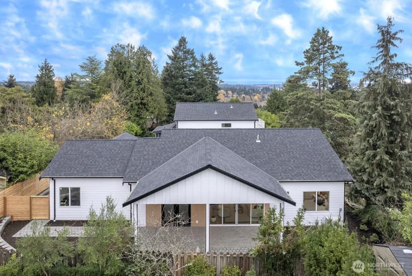Property photo for 10811 24th Avenue Ne, Seattle photo 3