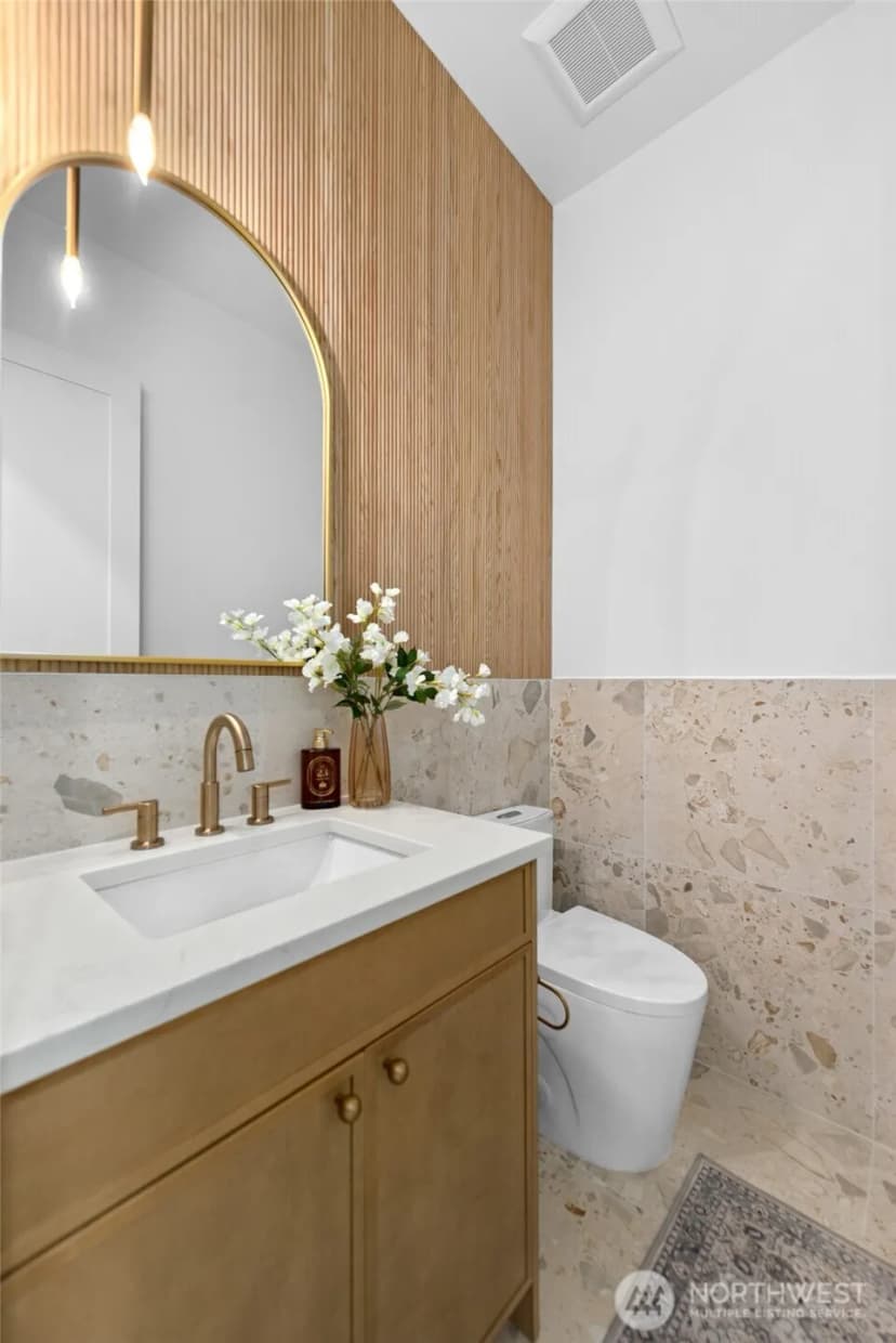 Property photo for 10811 24th Avenue Ne, Seattle photo 10