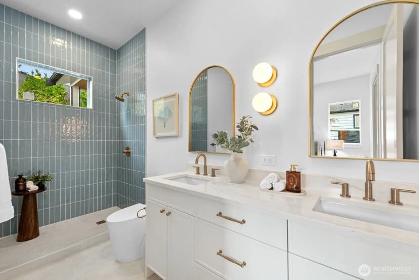 Property photo for 10811 24th Avenue Ne, Seattle photo 19