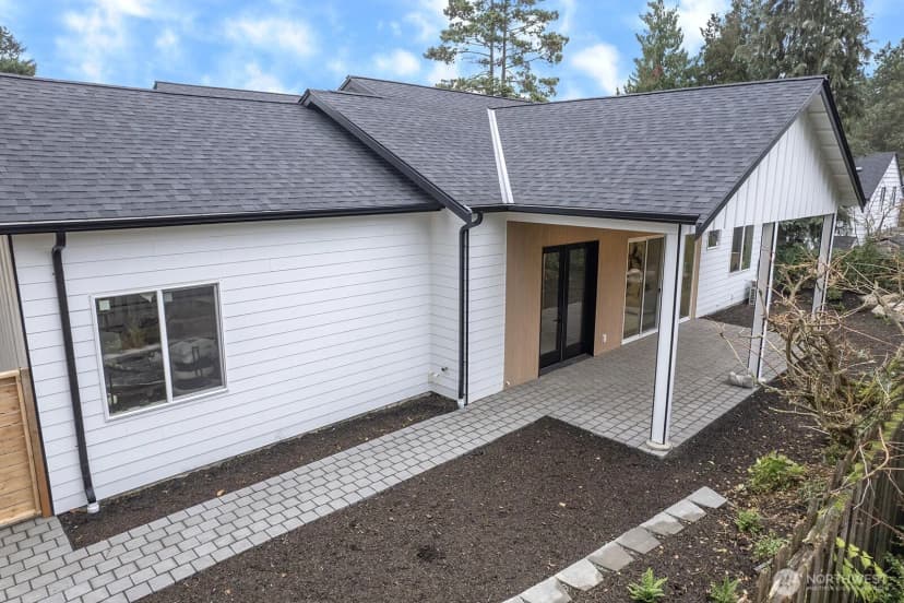 Property photo for 10811 24th Avenue Ne, Seattle photo 13