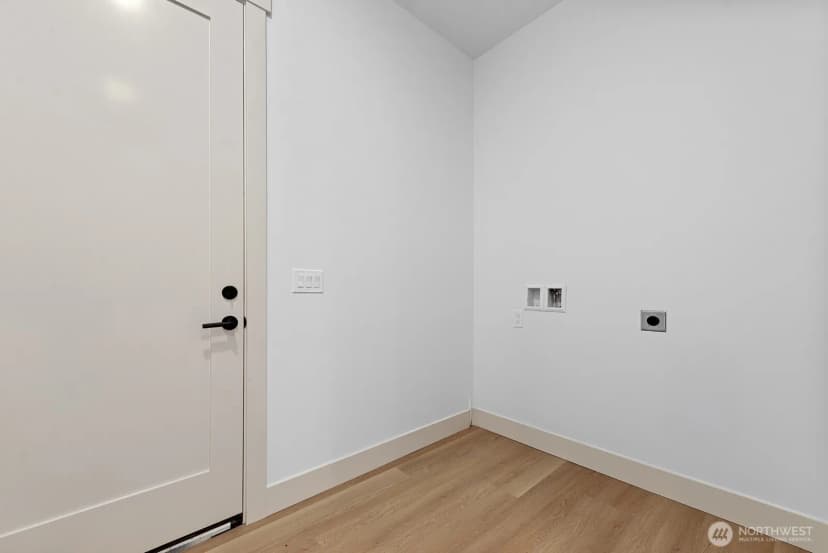 Property photo for 10811 24th Avenue Ne, Seattle photo 16