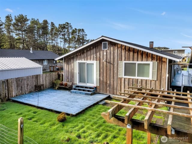 Property photo for 23716 J Place, Ocean Park photo 4