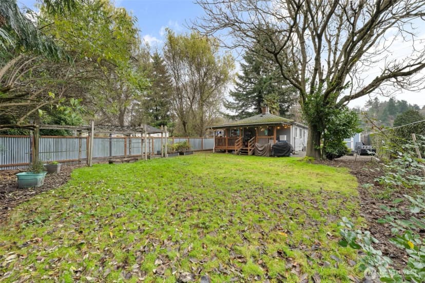 Property photo for 615 1st Avenue S, Kent photo 20