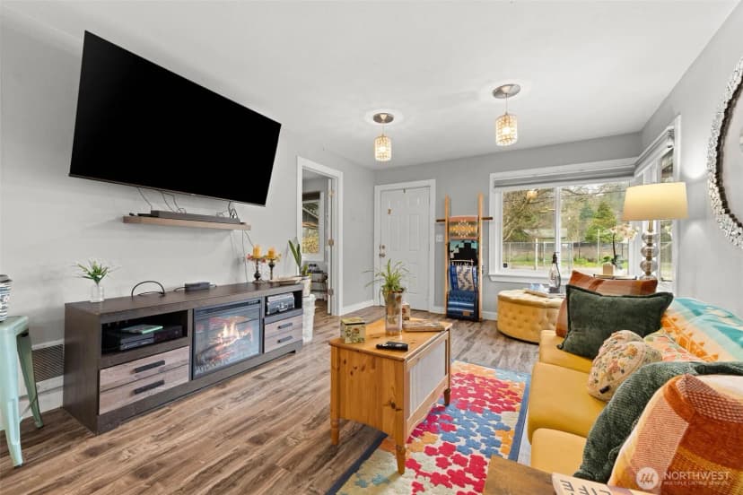 Property photo for 615 1st Avenue S, Kent photo 5